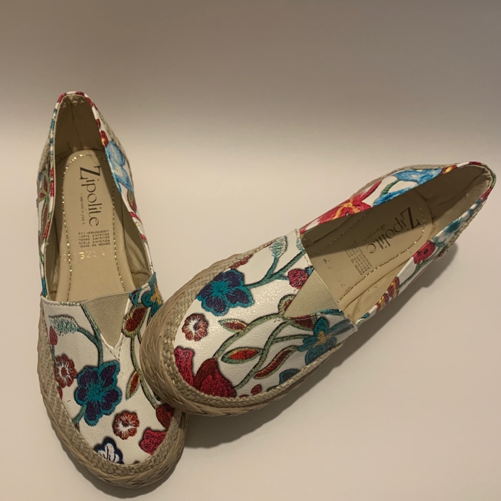 Authentic Mexican flats size 6